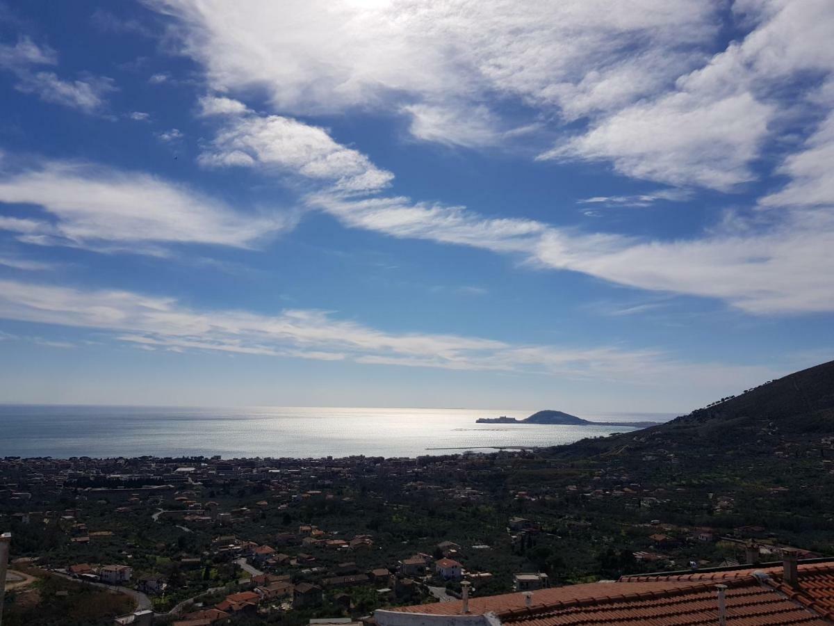 La Dimora Di Ares Vila Formia Exterior foto